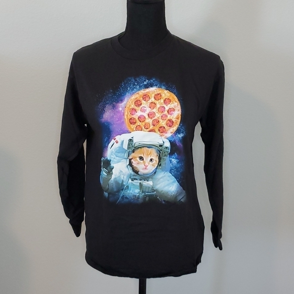 ELDON.SPACE CAT WITH PIZZA LONG SLEEVE T-SHIRT. SZ XL
